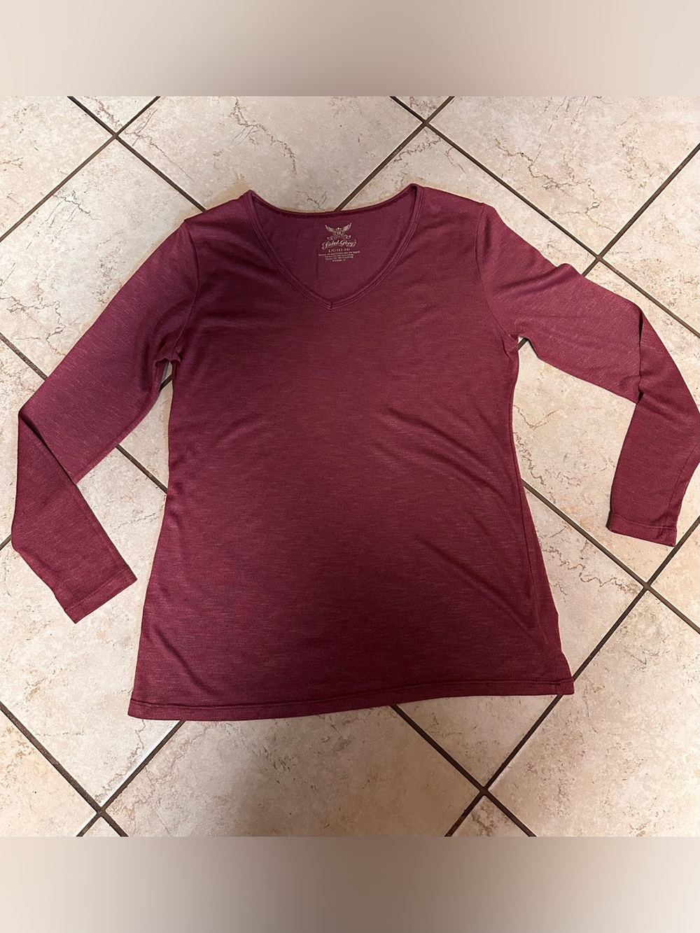Faded Glory V-Neck Long Sleeve T-Shirt, Sz. L